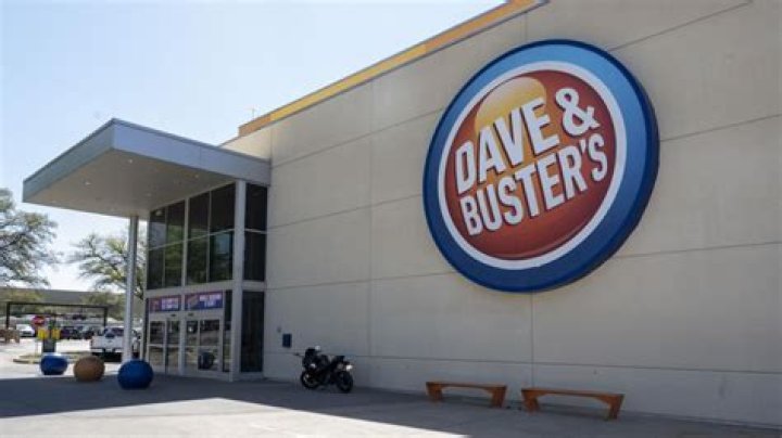 What games does Dave and Busters have?