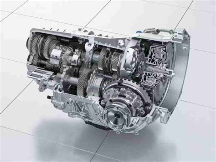 What is a dual clutch automatic transmission?