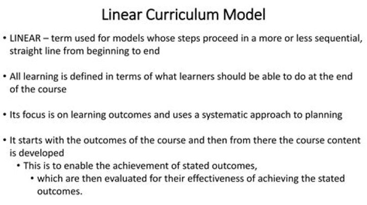 What is linear curriculum model?