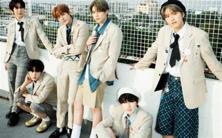What is main rapper and lead rapper?