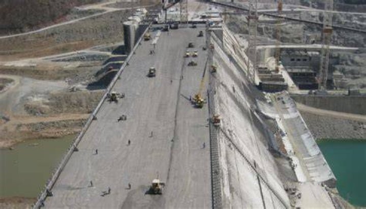 What is mass concrete construction?