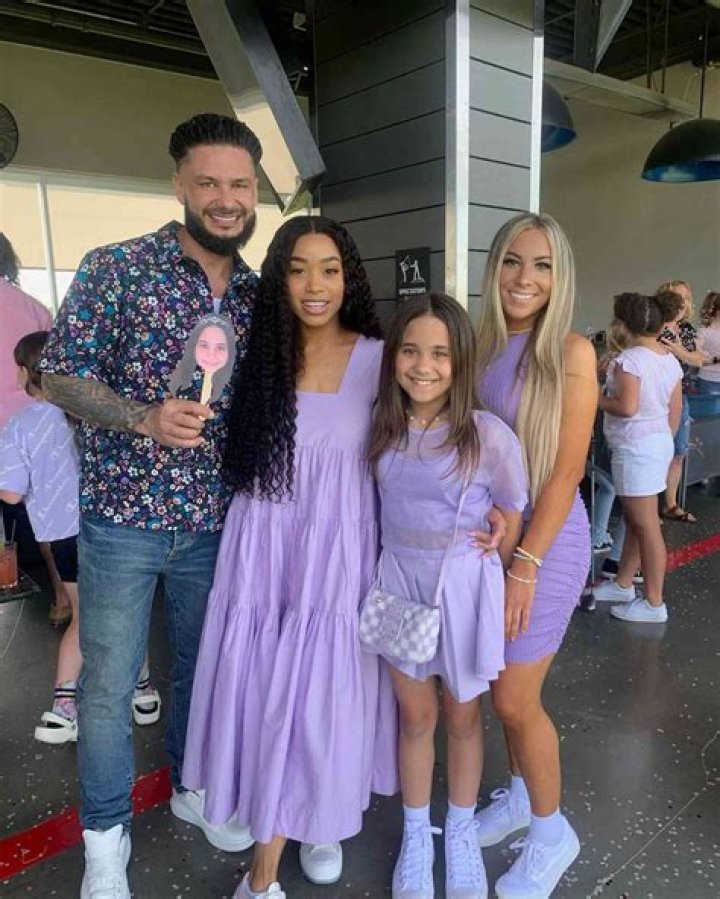 What is Pauly D daughter name?