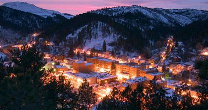 What is there to do in Deadwood South Dakota in the winter?