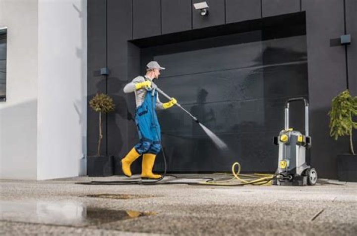 What kind of oil does a Honda pressure washer take?