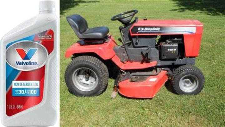 What kind of oil does a Snapper riding mower take?