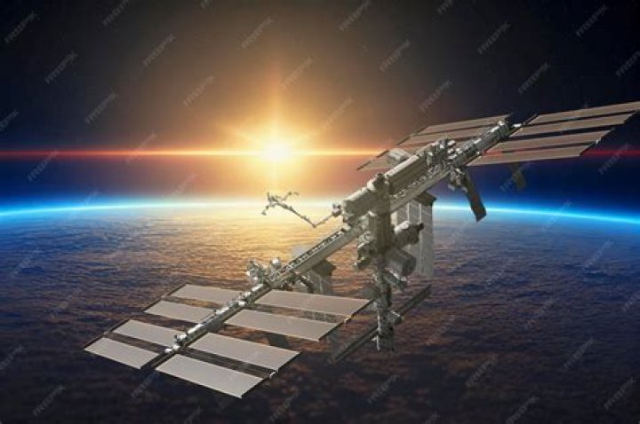 What kind of orbit is the ISS in?