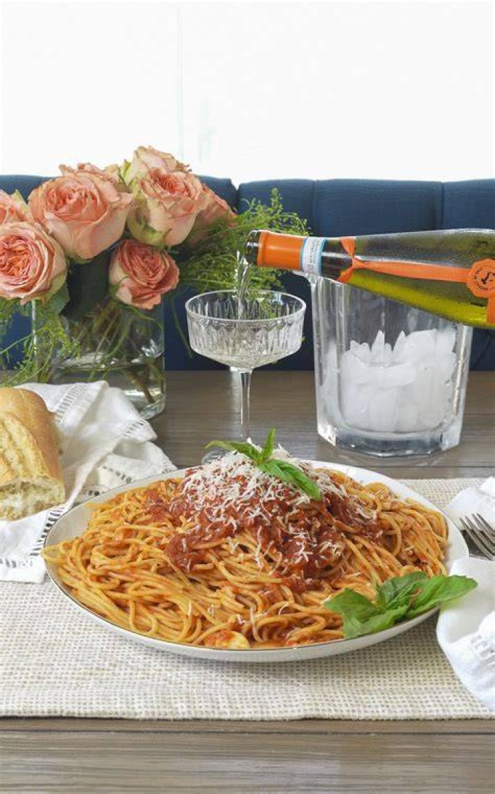 What kind of red wine goes with sauce?