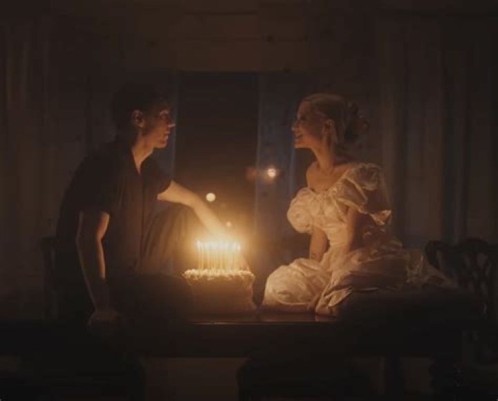 What movie is the song How would you feel from?