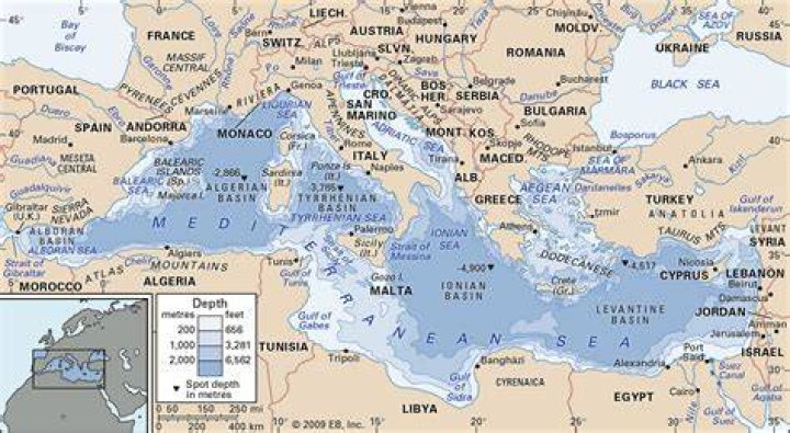 What seas are around Crete?