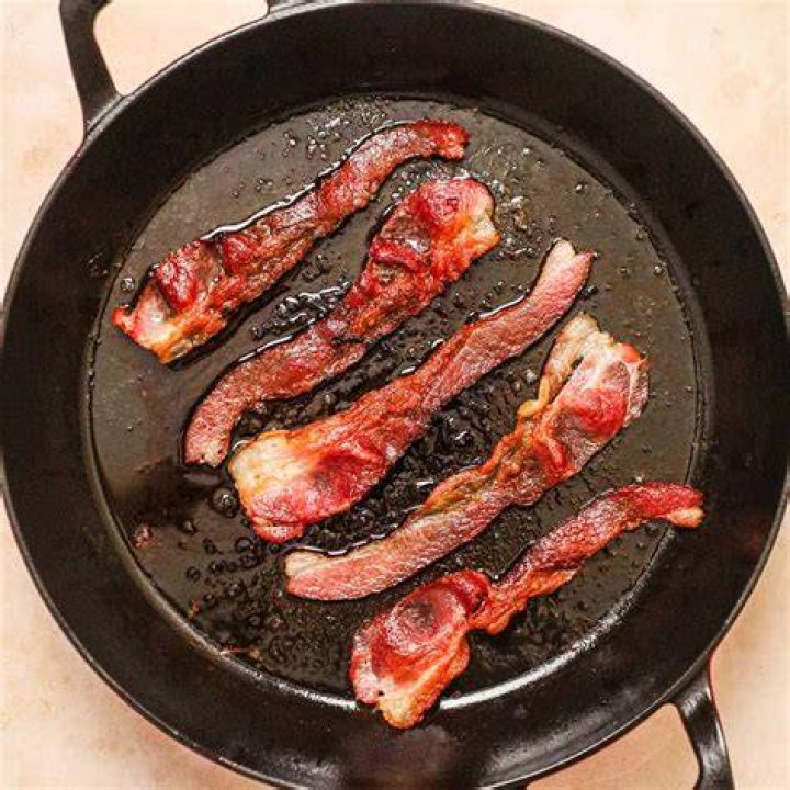 What temp should I cook bacon on a skillet?