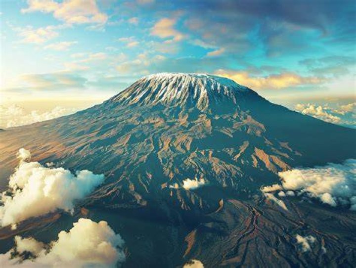 What type of eruption does Mount Kilimanjaro have?