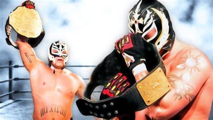 What weight class is Rey Mysterio?