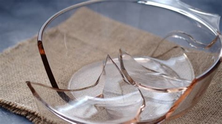 What would cause a Pyrex dish to explode?