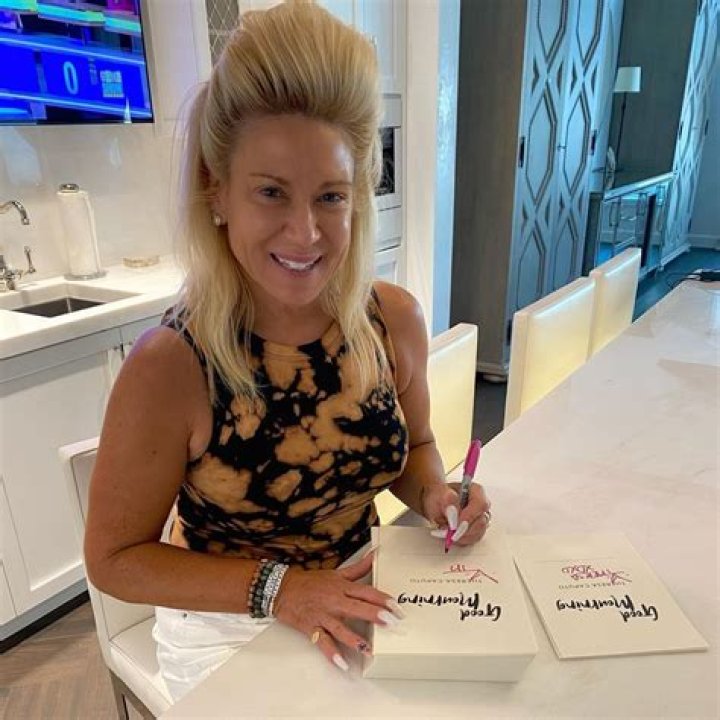 Where does Theresa Caputo Live?