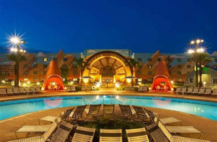 Which is the cheapest Disney resort?