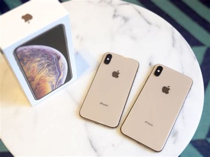 Which phone is better Xs or Xs Max?