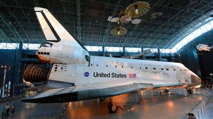 Which shuttle is used in international matches?