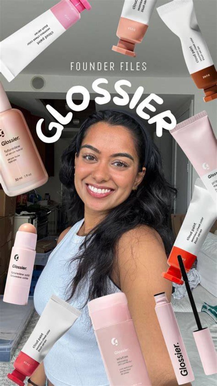 Who funded glossier?