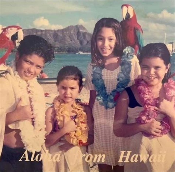 Who is Bruno Mars siblings?