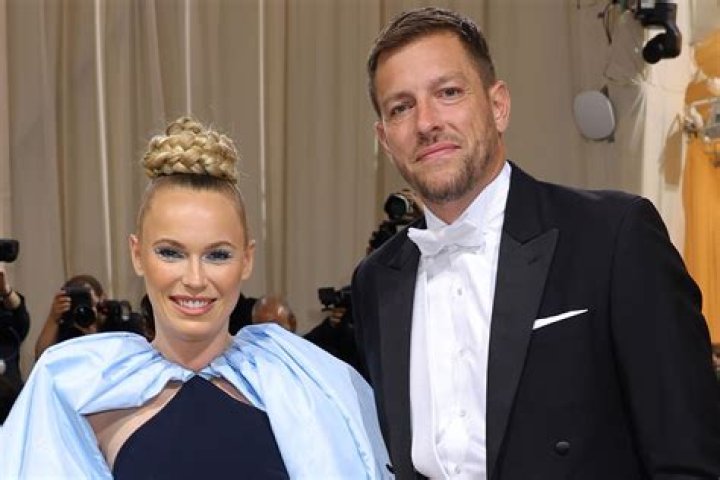 Who is David Lee's wife?