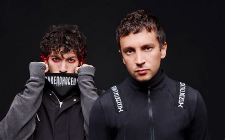 Who is opening for 21 pilots in Pittsburgh?