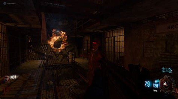 Who is the warden in mob of the dead?