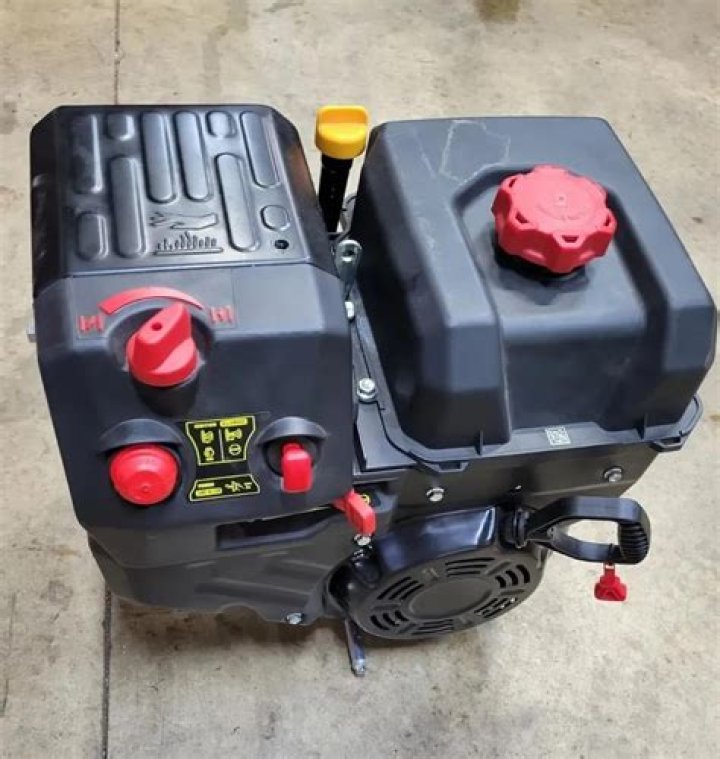 Who makes MTD small engines?