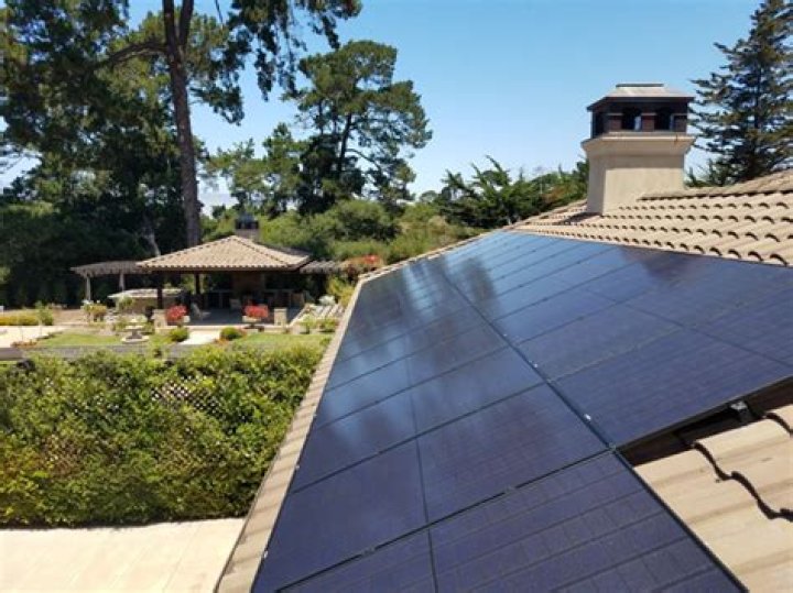 Who makes REC solar panels?