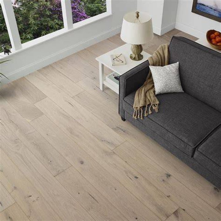 Who owns Luna flooring? | ContextResponse.com