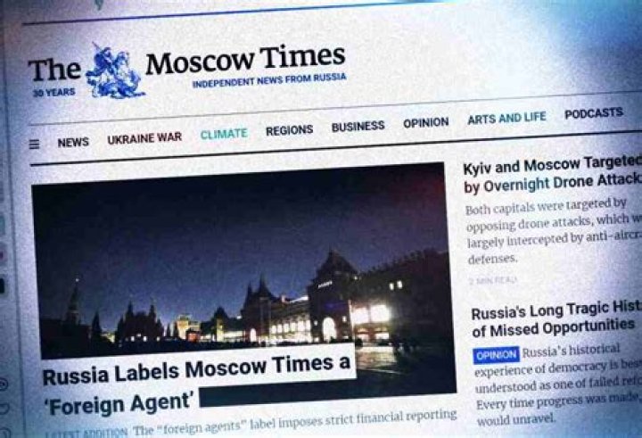 Who owns the Moscow Times?