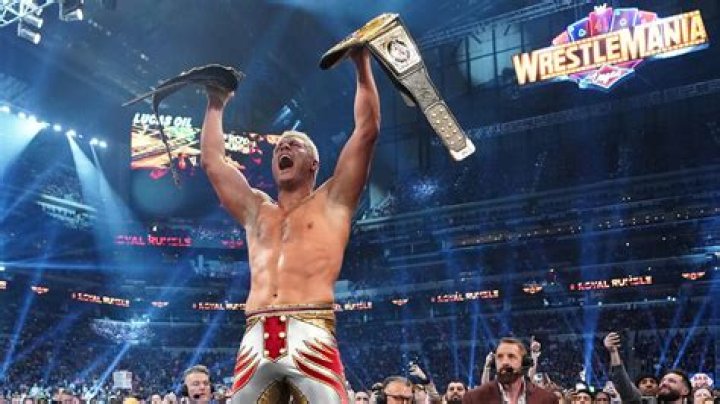Who won WrestleMania 32?