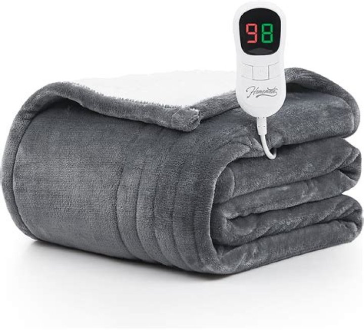 Why are fleece blankets so warm?