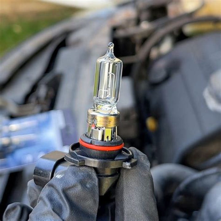 Will Advance Auto change a headlight bulb?
